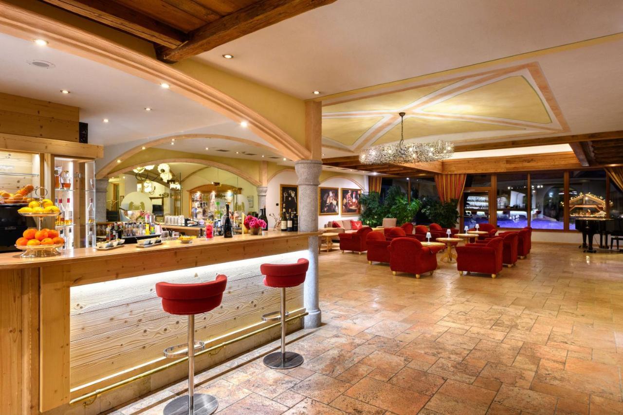Carlo Magno Hotel Spa Resort Мадона ди Кампильо Екстериор снимка