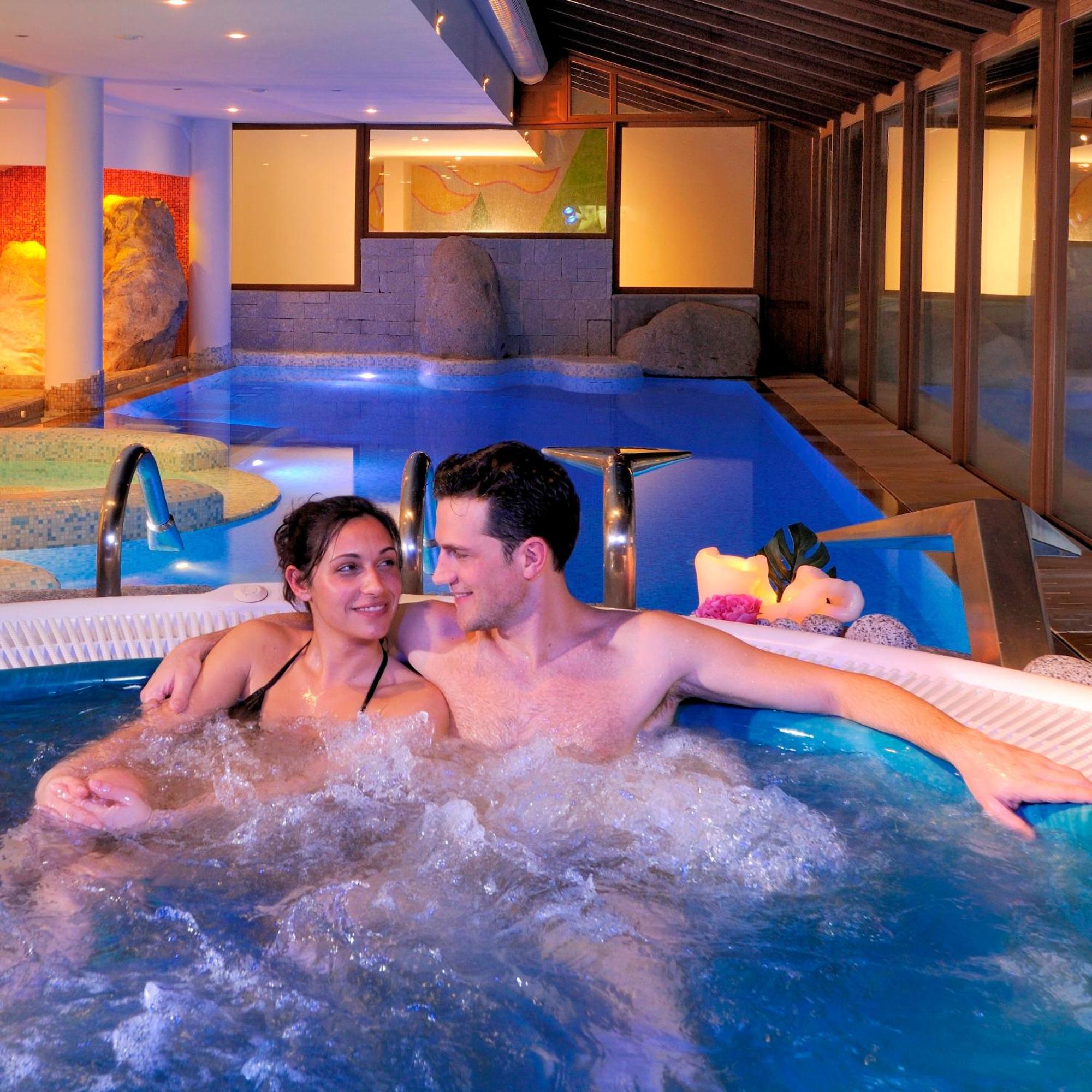 Carlo Magno Hotel Spa Resort Мадона ди Кампильо Екстериор снимка
