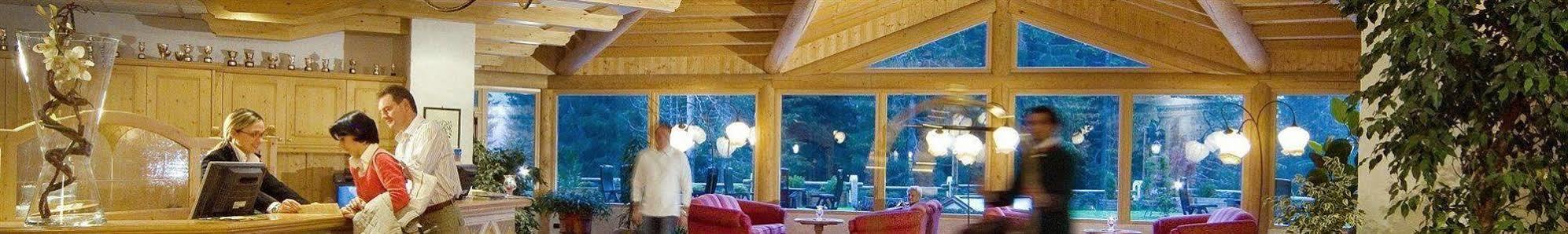 Carlo Magno Hotel Spa Resort Мадона ди Кампильо Екстериор снимка