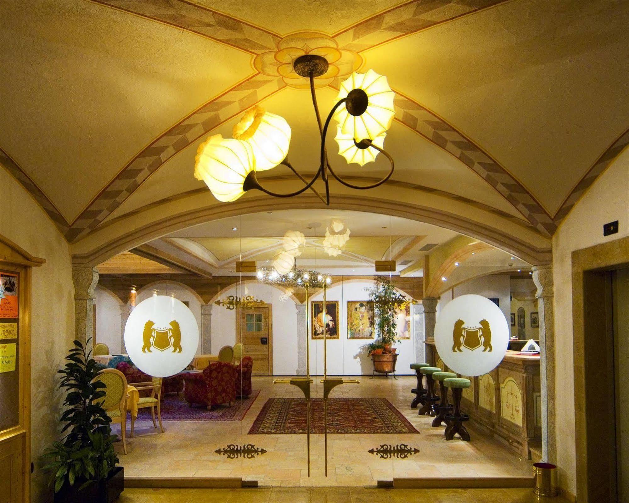 Carlo Magno Hotel Spa Resort Мадона ди Кампильо Екстериор снимка