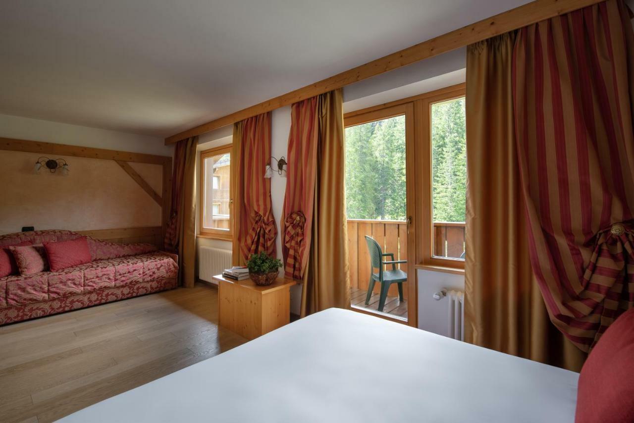 Carlo Magno Hotel Spa Resort Мадона ди Кампильо Екстериор снимка